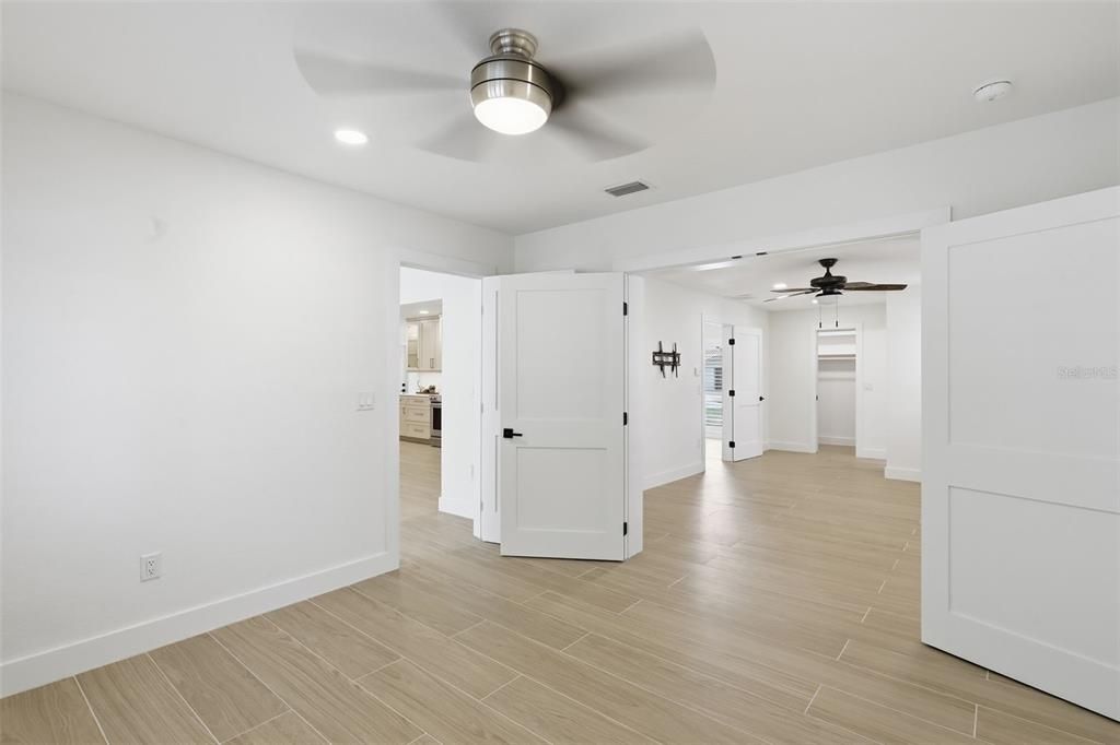 Empty room, Interior, Recessed Lighting, Wood Texture Flooring