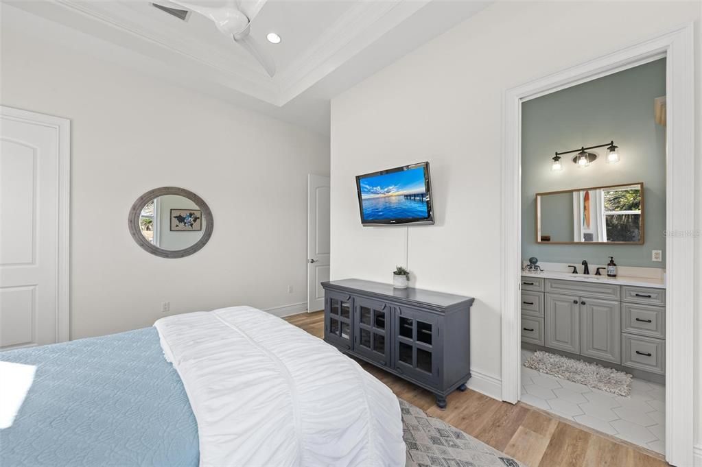Bathroom, Bedroom, Interior, Recessed Lighting, Wood Texture Flooring