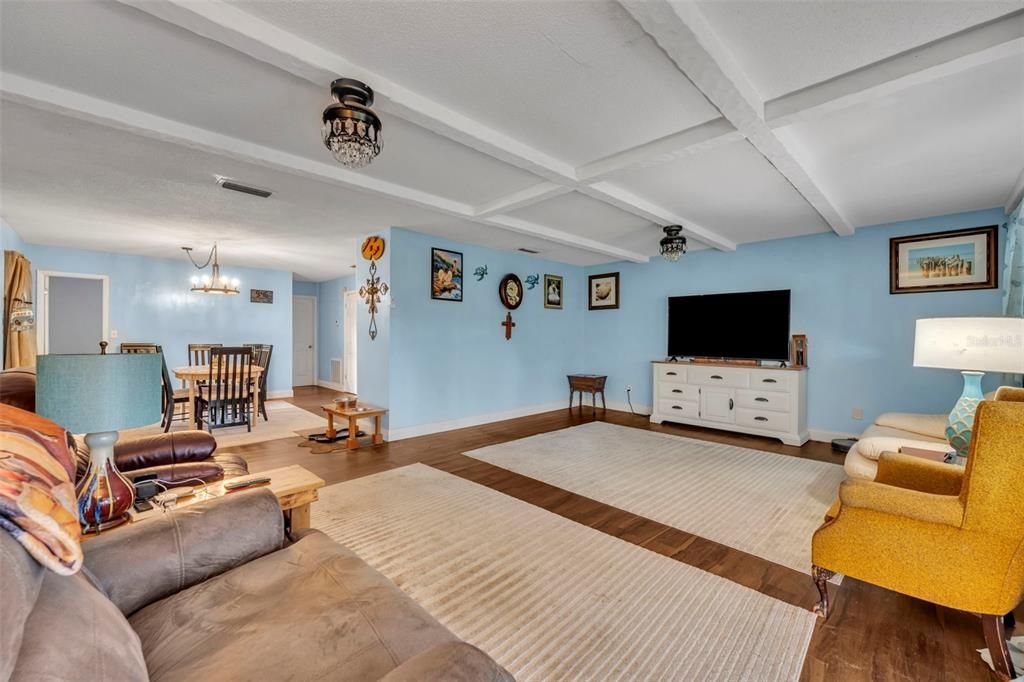 Chandelier, Dining room, Interior, Living room, Wood Texture Flooring