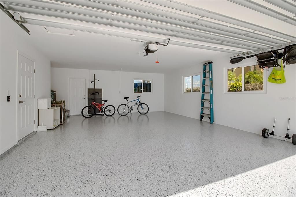 Garage, Interior