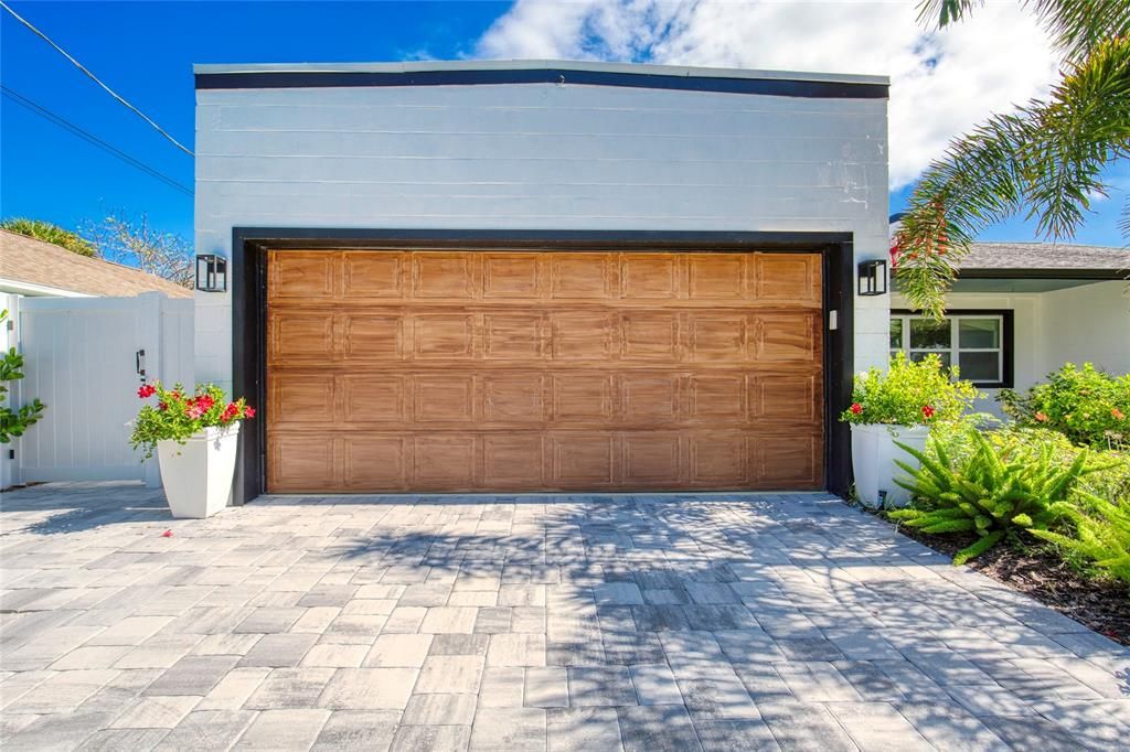 Detached Garage, Exterior