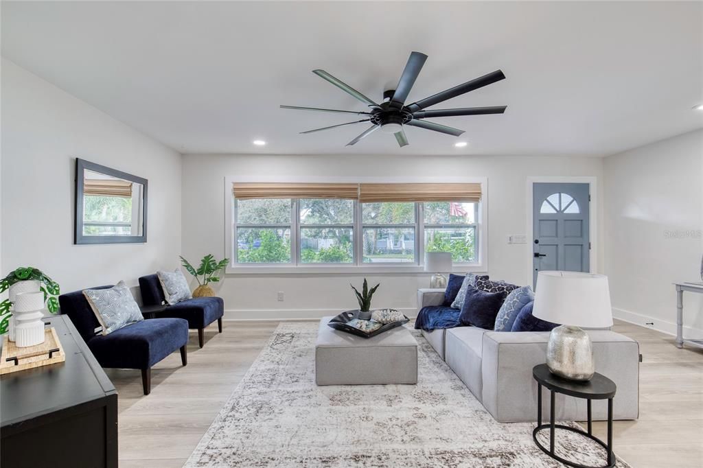 Interior, Living room, Recessed Lighting, Wood Texture Flooring