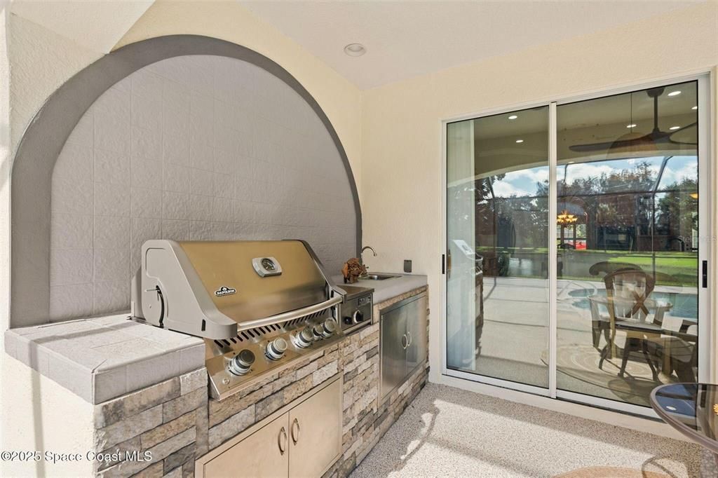 Exterior, Outdoor Kitchen