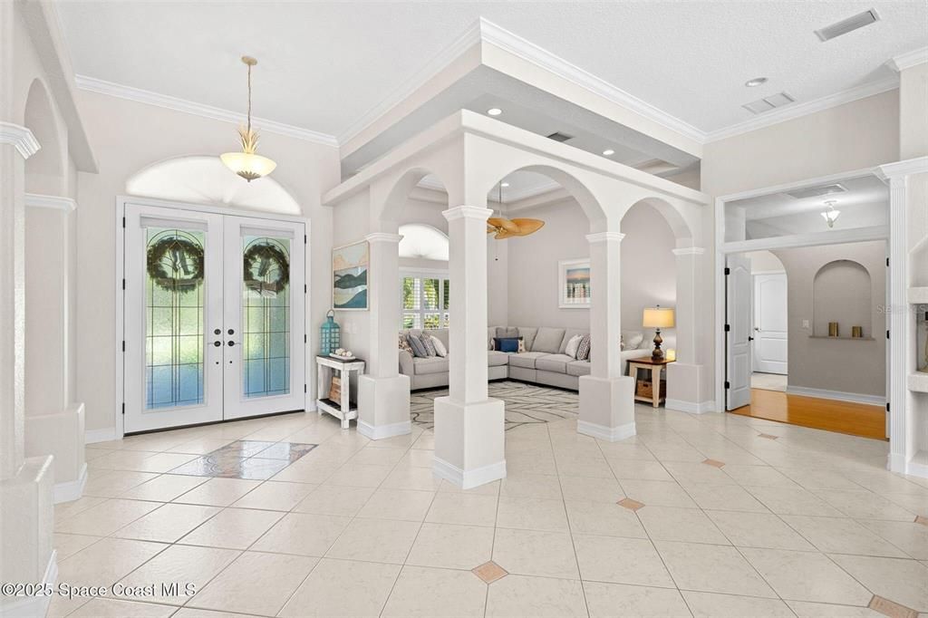 Interior, Living room, Pendant Lights, Recessed Lighting