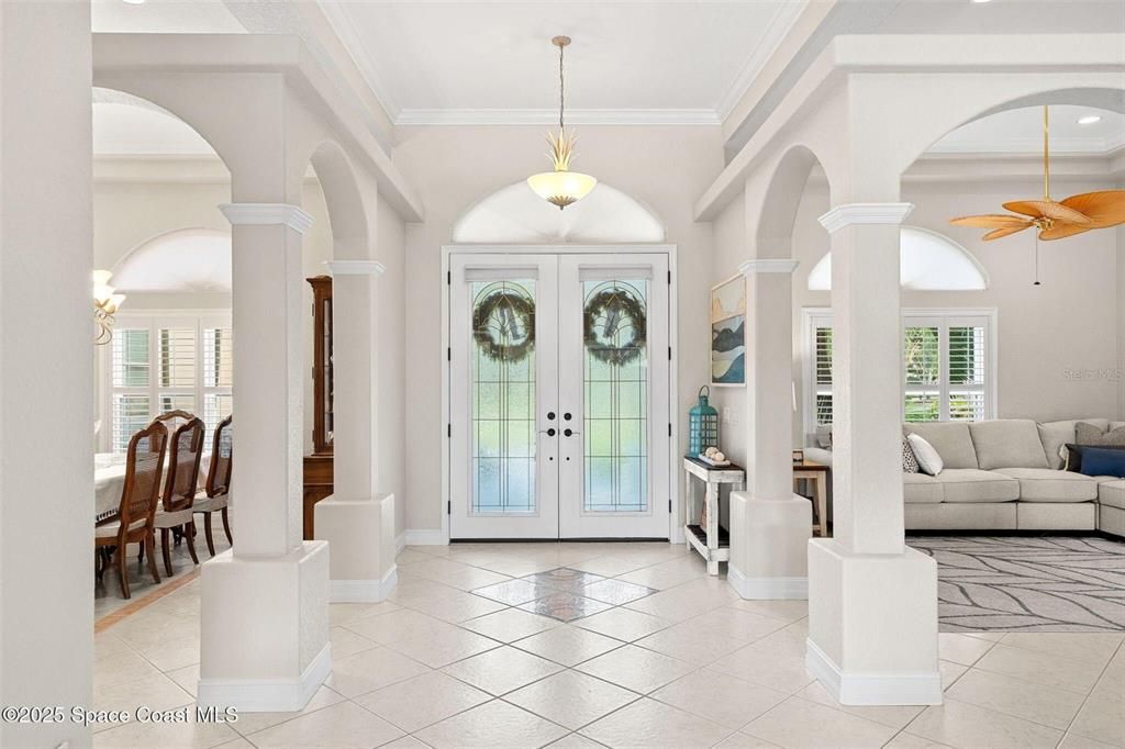 Dining room, Interior, Pendant Lights, Recessed Lighting