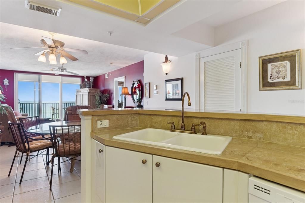 Dining room, Interior, Pendant Lights, Water