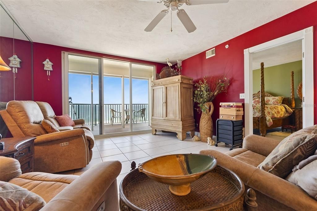 Interior, Living room, Water