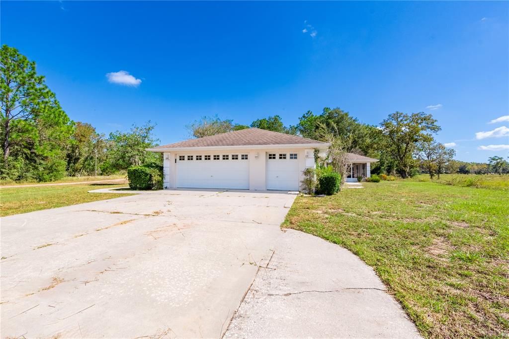 Backyard, Detached Garage, Exterior