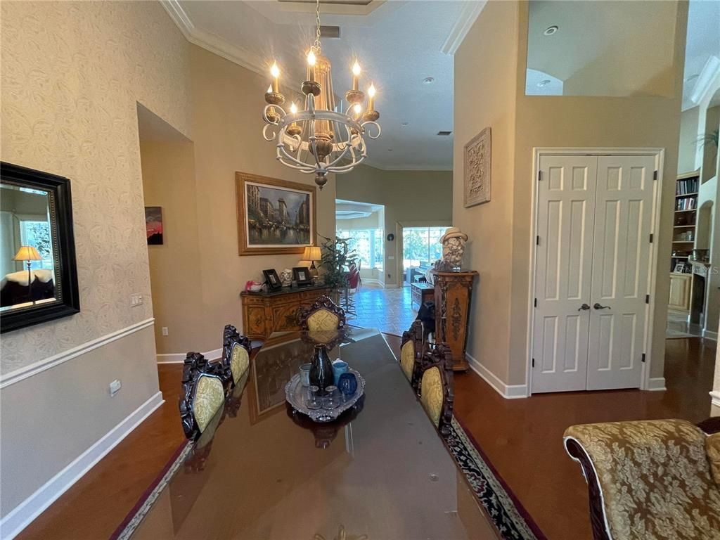 Chandelier, Dining room, Interior, Recessed Lighting, Wood Texture Flooring
