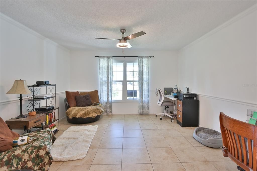 Home Office, Interior