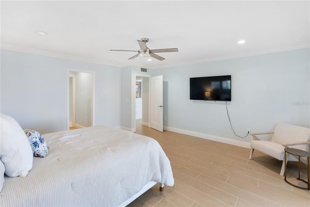 Bedroom, Interior, Recessed Lighting, Wood Texture Flooring