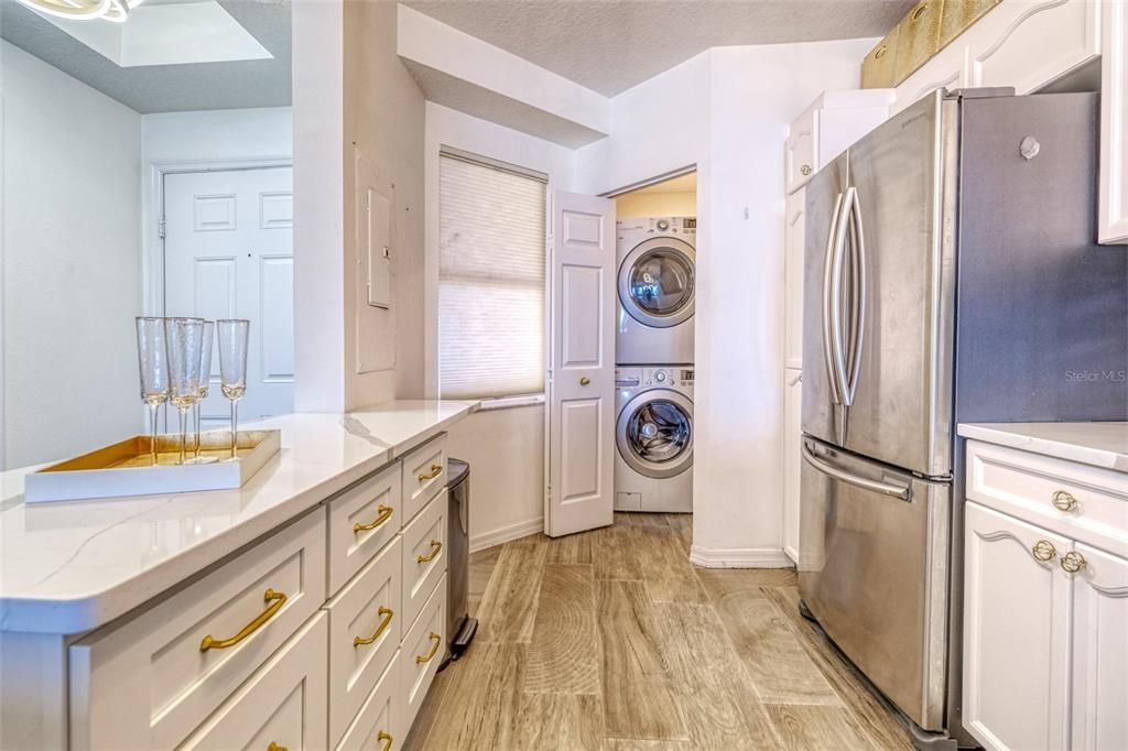 Interior, Kitchen, Utility Closets, Washer, Wood Texture Flooring