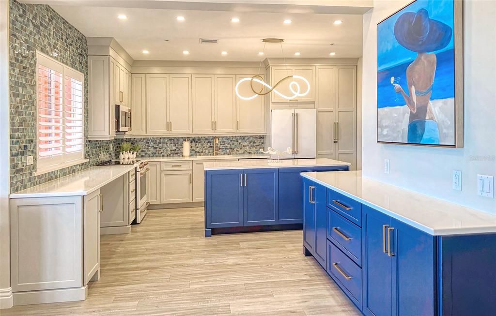 Interior, Kitchen, Pendant Lights, Recessed Lighting, Wood Texture Flooring