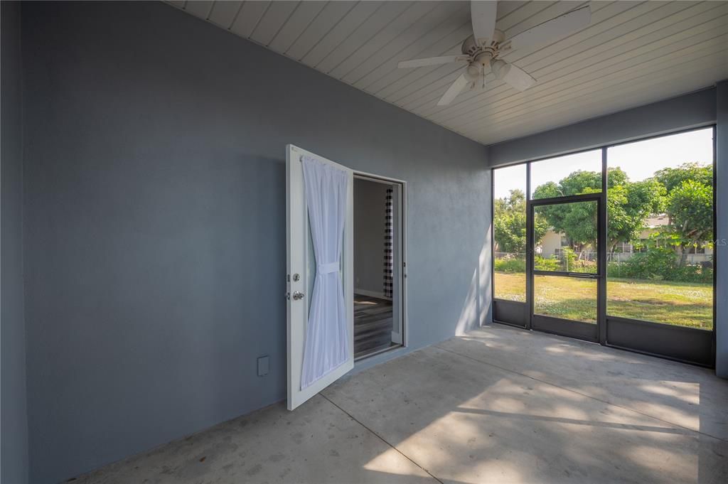Empty room, Interior, Sun Room