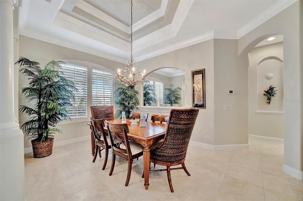 Chandelier, Dining room, Interior