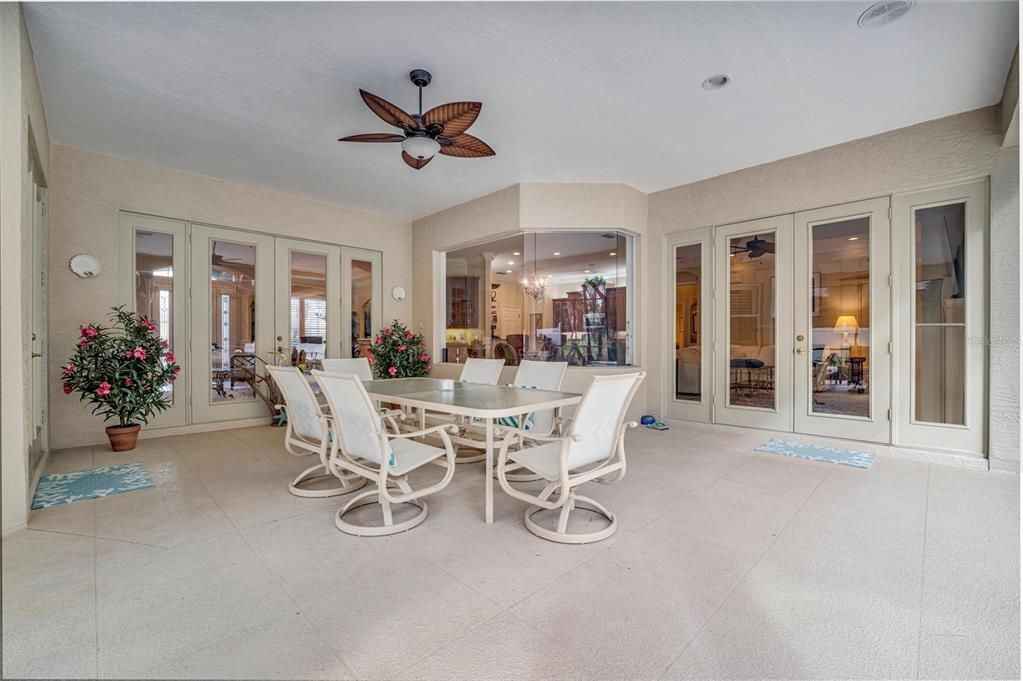 Dining room, Exterior, Recessed Lighting