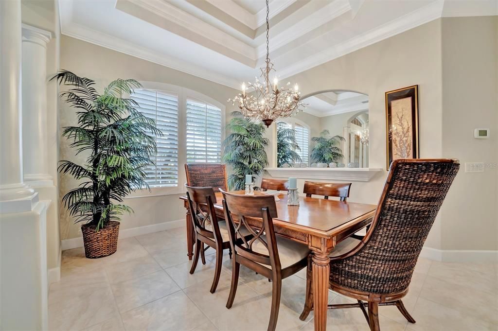 Chandelier, Dining room, Interior