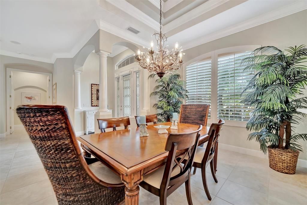 Chandelier, Dining room, Interior