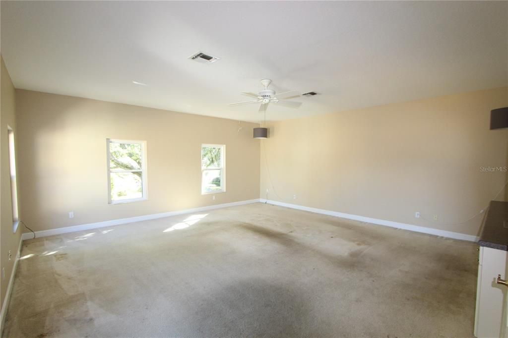 Empty room, Interior, Recessed Lighting