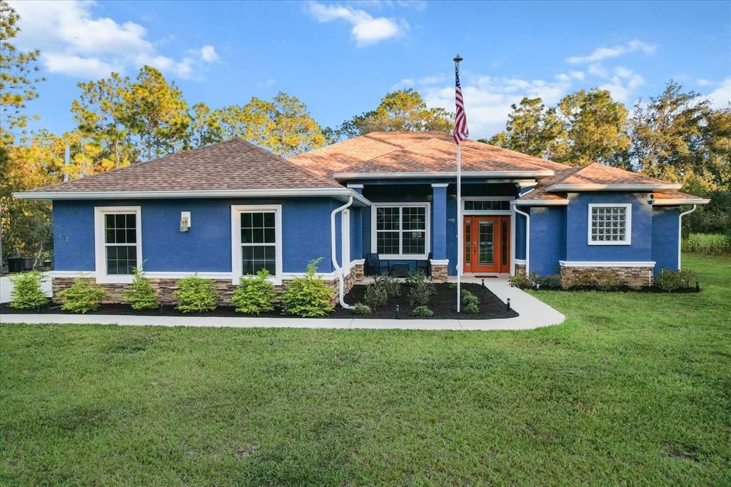 Backyard, Exterior, Facade, Ranch