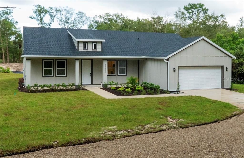 Attached, Exterior, Facade, Ranch