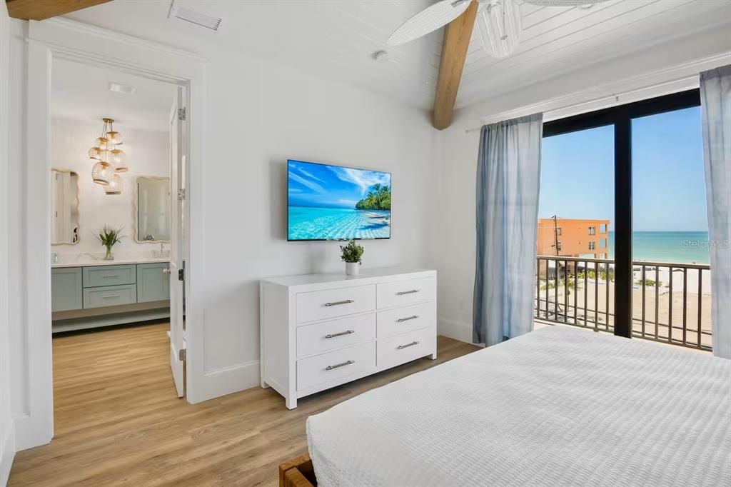 Bedroom, Interior, Water, Wood Texture Flooring