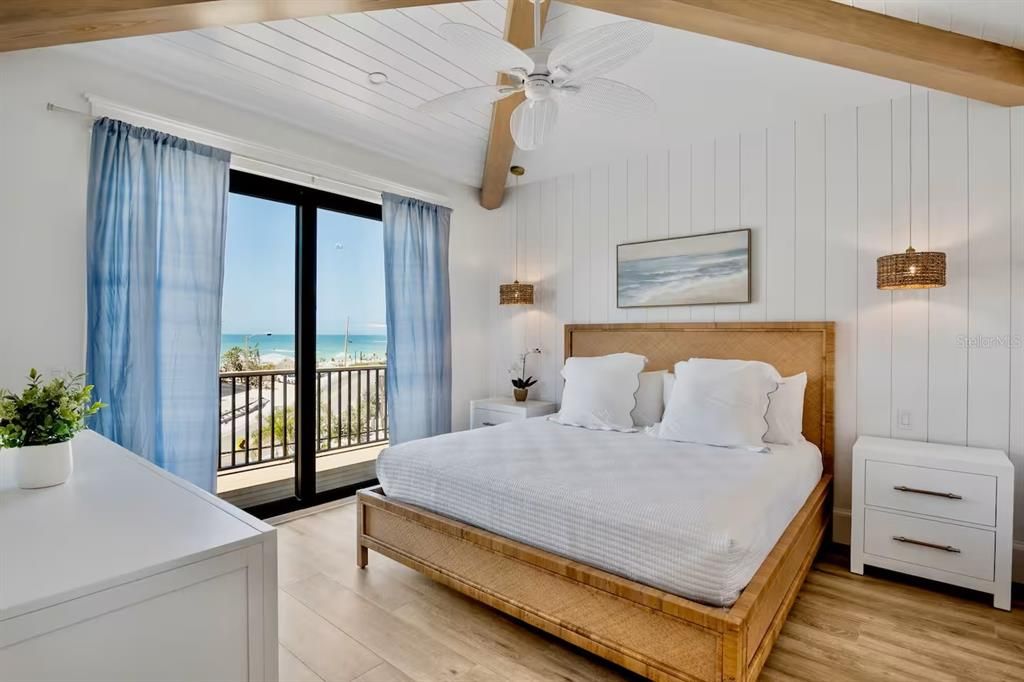 Bedroom, Interior, Pendant Lights, Water, Wood Texture Flooring