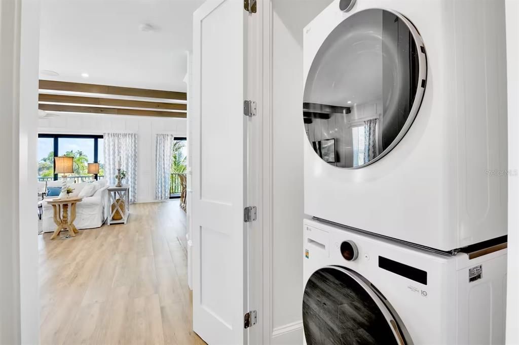 Interior, Recessed Lighting, Utility Closets, Washer, Wood Texture Flooring