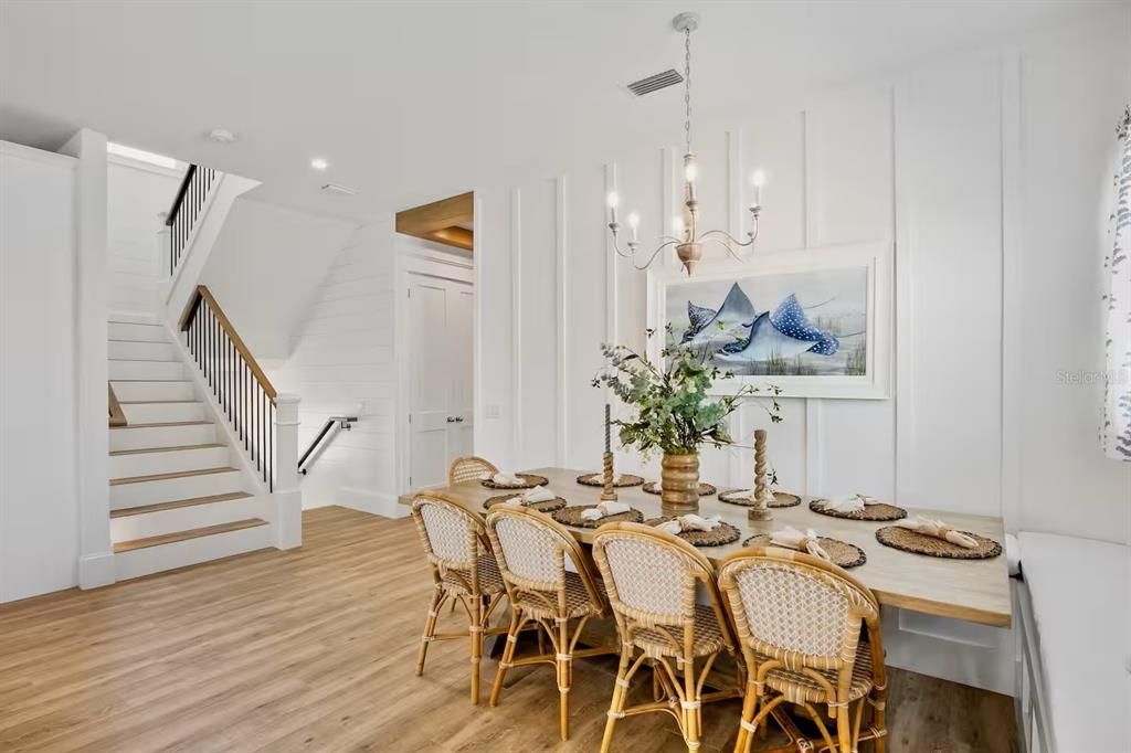 Chandelier, Dining room, Interior, Recessed Lighting, Wood Texture Flooring