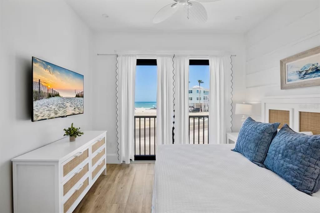 Bedroom, Interior, Water, Wood Texture Flooring