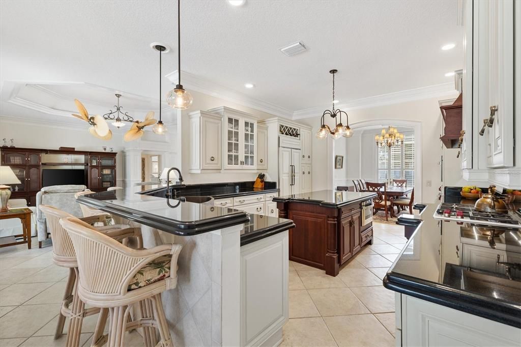 Chandelier, Dining room, Interior, Kitchen, Pendant Lights, Recessed Lighting, Stainless Steel Appliances