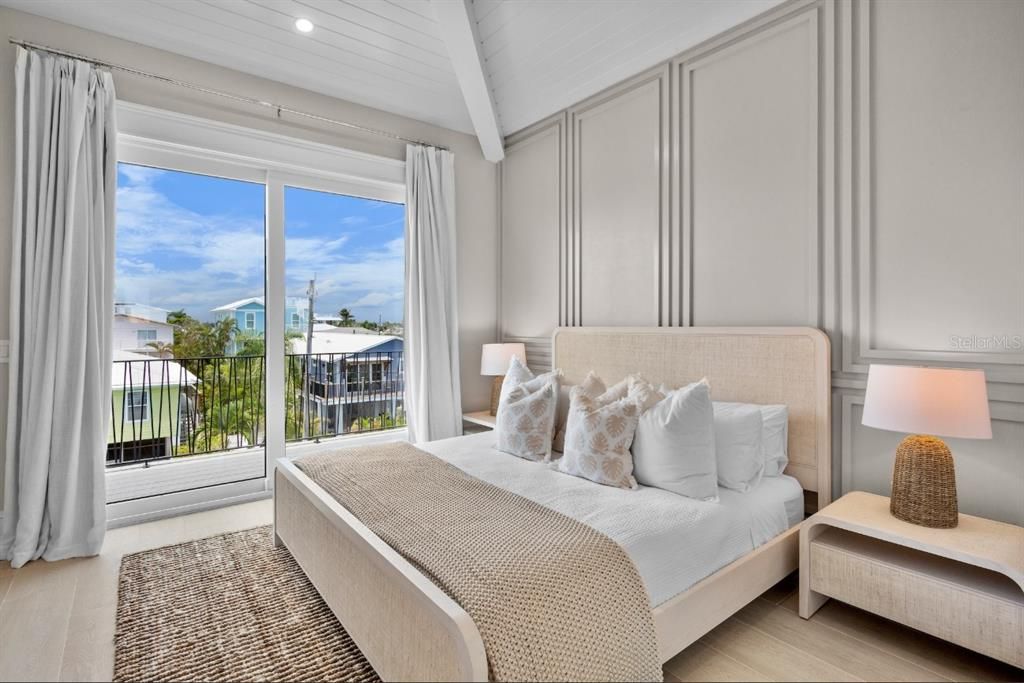 Bedroom, Interior, Recessed Lighting, Water, Wood Texture Flooring