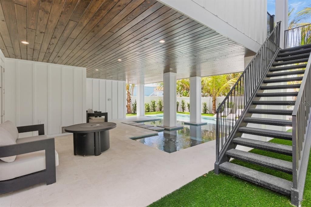 Exterior, Pool, Recessed Lighting