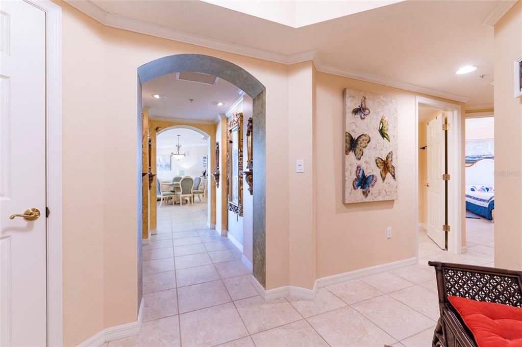 Dining room, Interior, Recessed Lighting