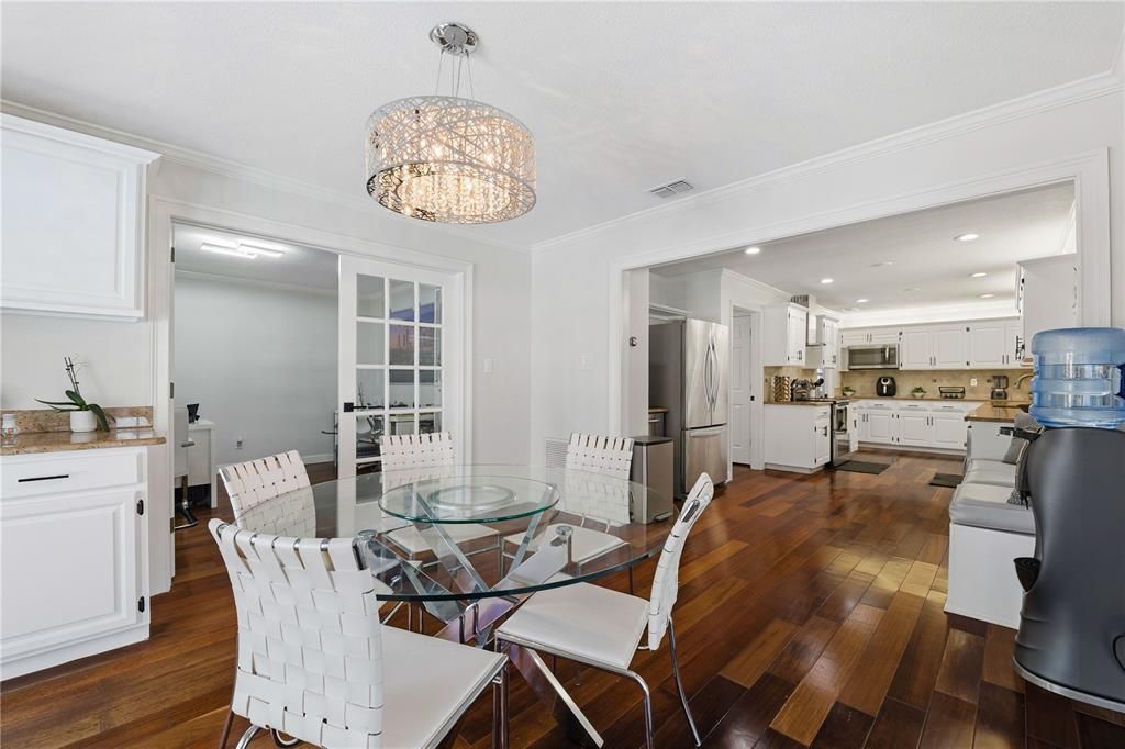 Chandelier, Dining room, Interior, Kitchen, Recessed Lighting, Wood Texture Flooring