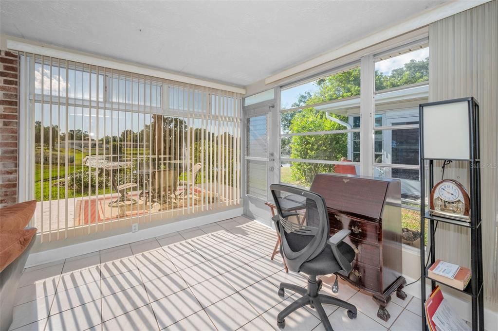 Home Office, Interior