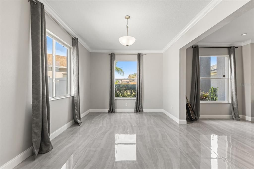 Empty room, Interior, Pendant Lights