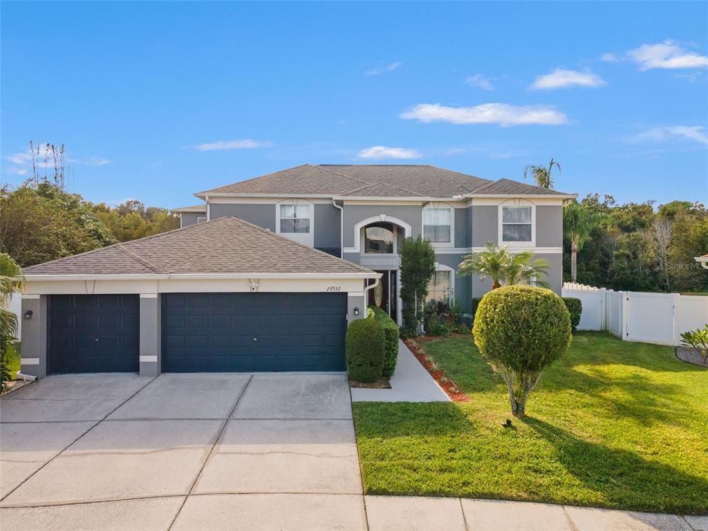 Attached, Exterior, Facade, Mediterranean