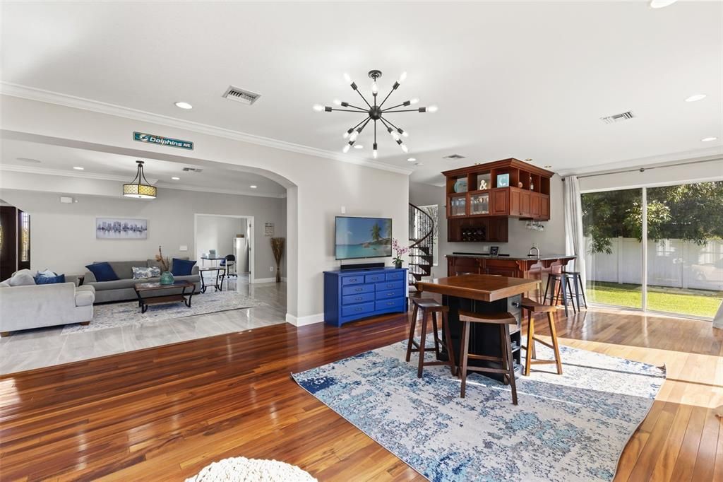 Interior, Living room, Pendant Lights, Recessed Lighting, Wood Texture Flooring