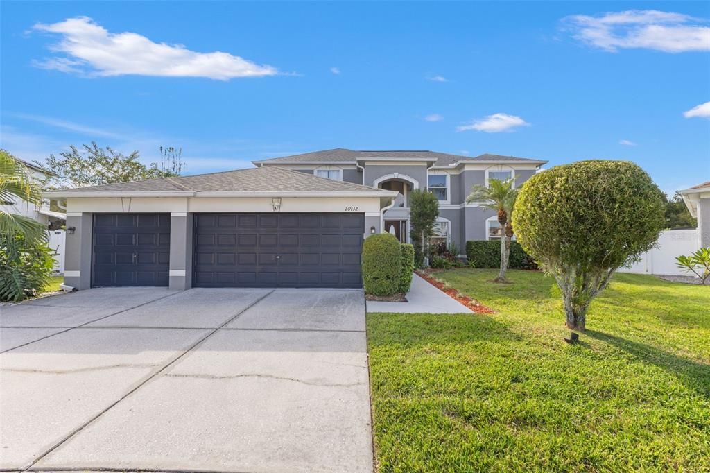 Attached, Exterior, Facade, Ranch