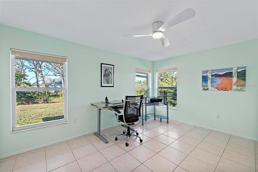 Home Office, Interior