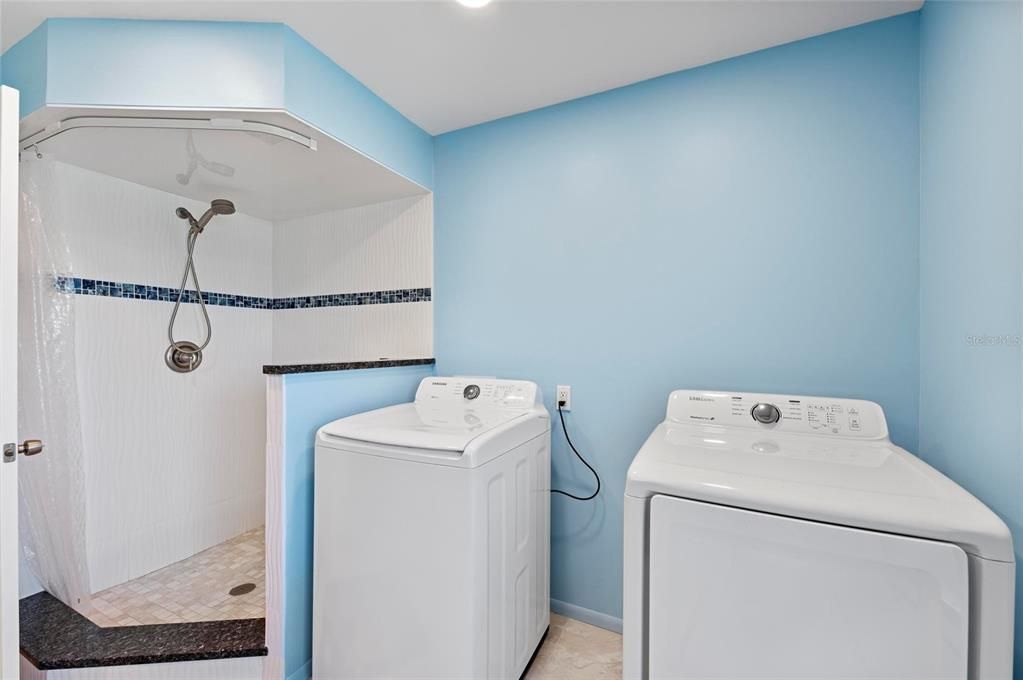 Interior, Recessed Lighting, Utility Closets, Washer