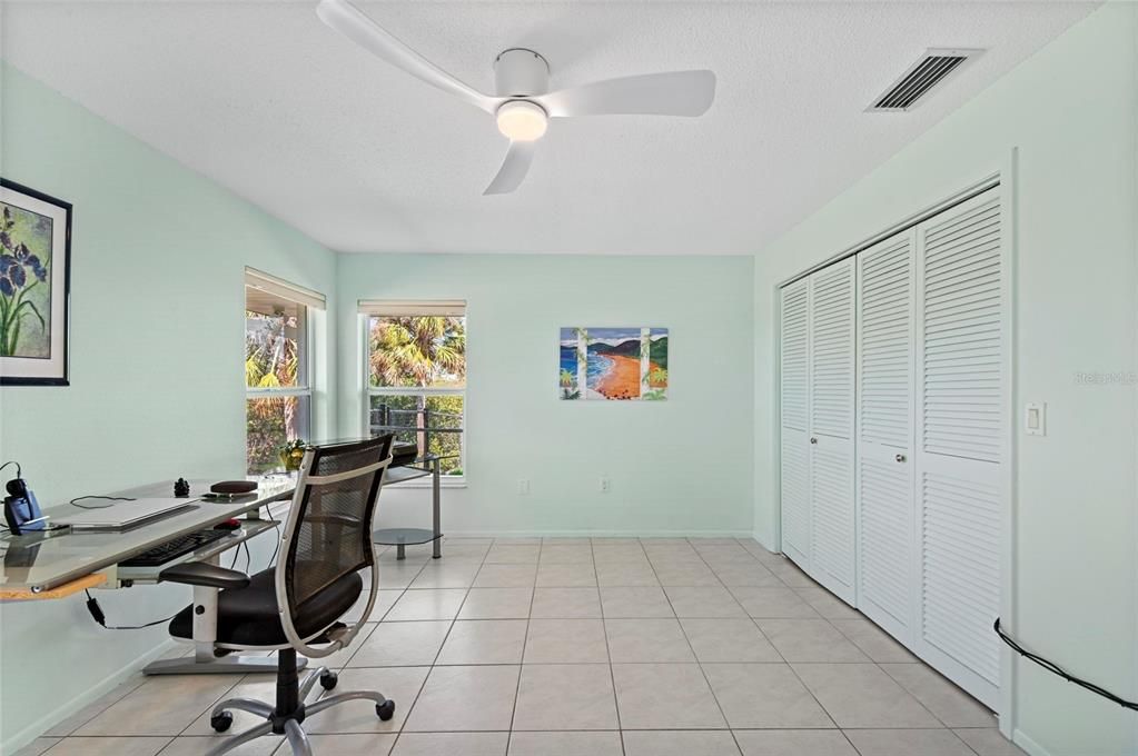 Home Office, Interior