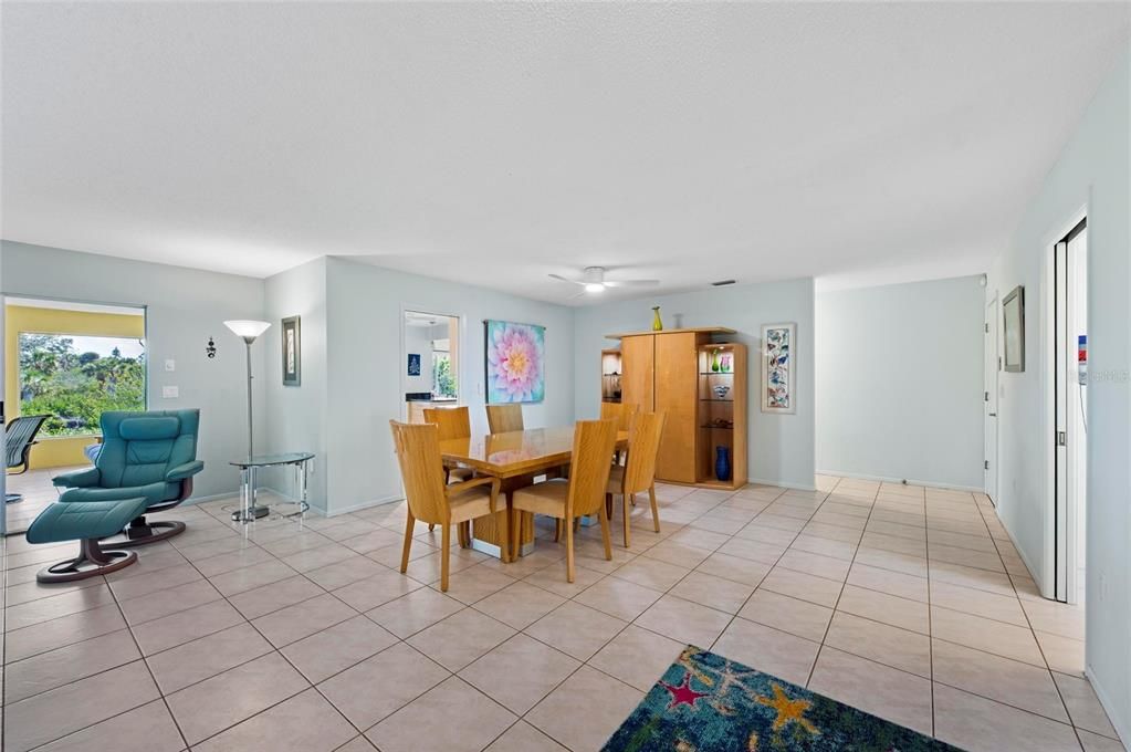 Dining room, Interior