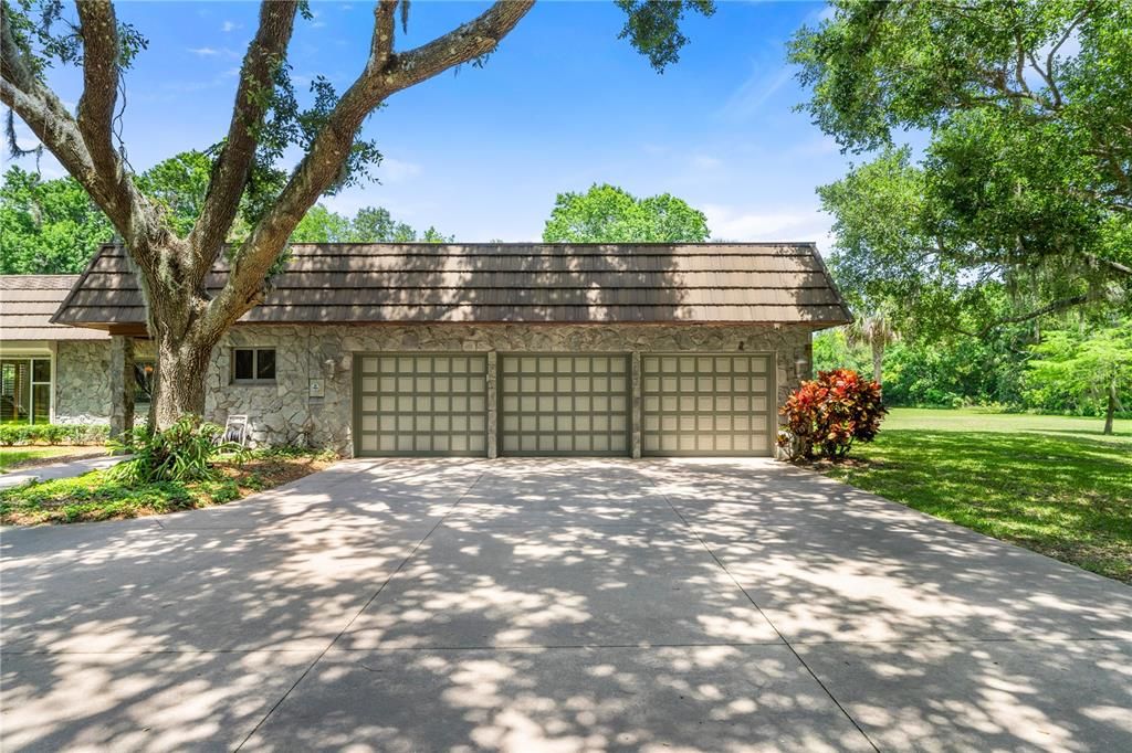 Detached Garage, Exterior