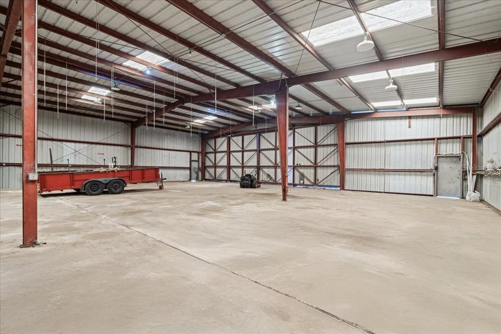 Garage, Interior, Wooden Beams