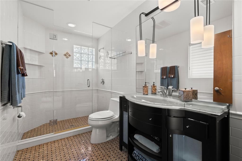 Bathroom, Glass Shower, Interior, Pendant Lights, Recessed Lighting