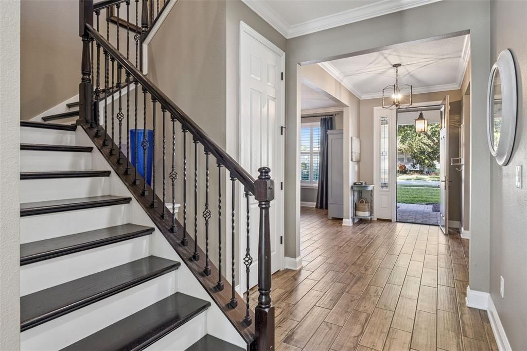 Interior, Pendant Lights, Wood Texture Flooring
