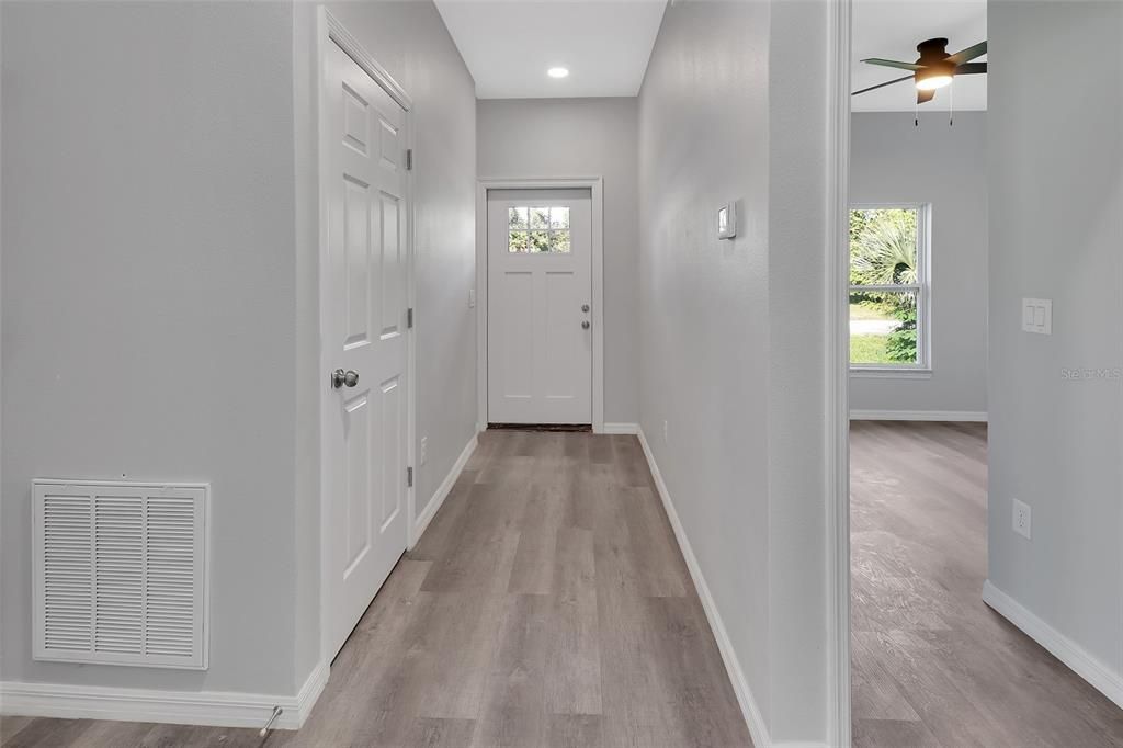 Interior, Recessed Lighting, Wood Texture Flooring