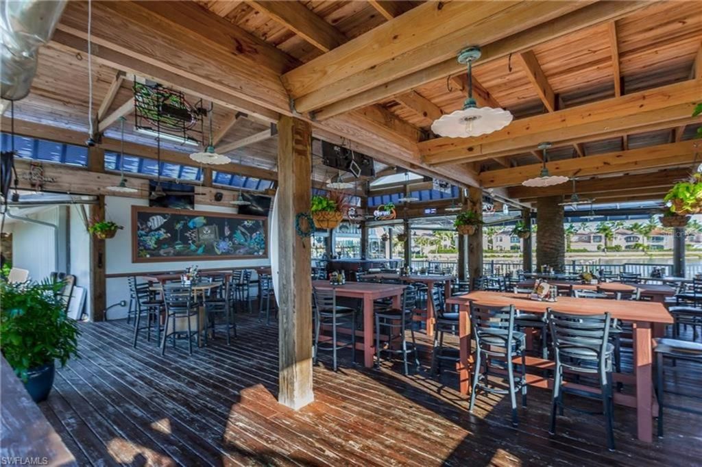 Dining room, Interior, Pendant Lights, Wooden Beams, Wooden Ceilings